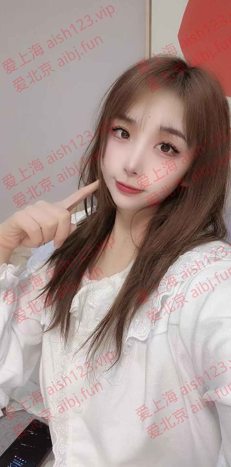 她自己朋友圈的照片